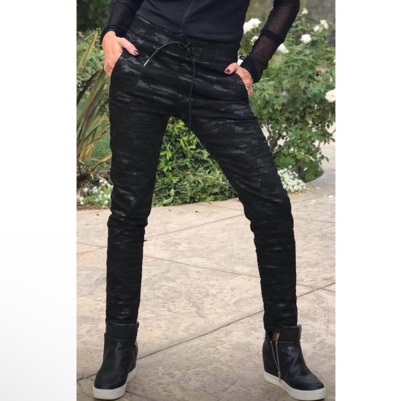 Bevy Flog Shely Pant Black Camo 24 - Picture 3 of 14